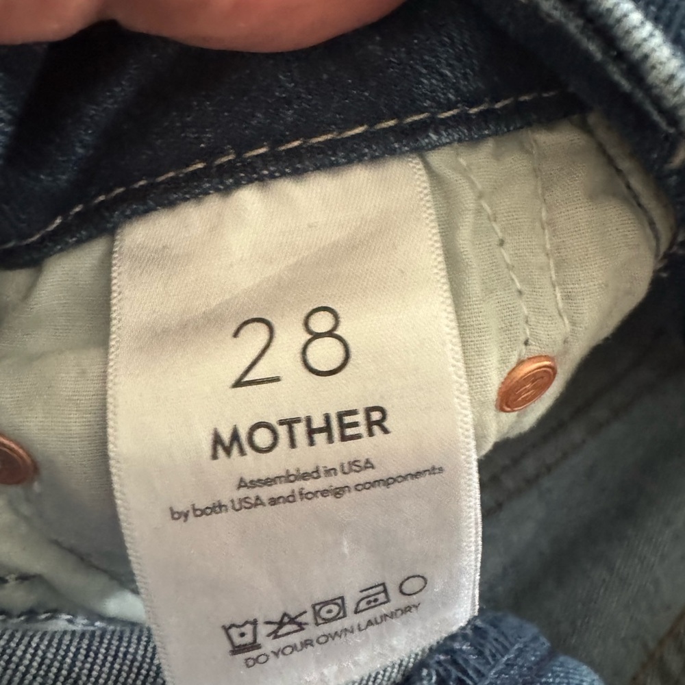 MOTHER Skinny Jeans with Subtle Fading.High waisted looker Wash/let’s split - Picture 4 of 6